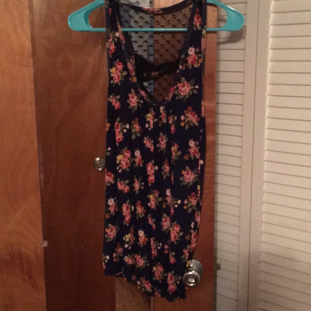 Super cute maternity tank!